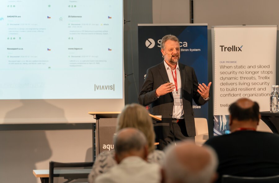 Ohlédnutí za výroční konferencí Communication Security Praha 2026