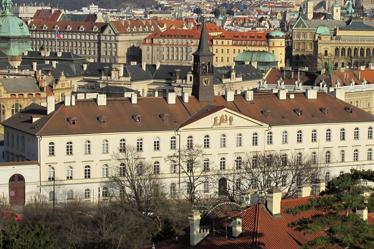 Komplexní ochrana sítě, identit a privilegovaných přístupů v České geologické službě
