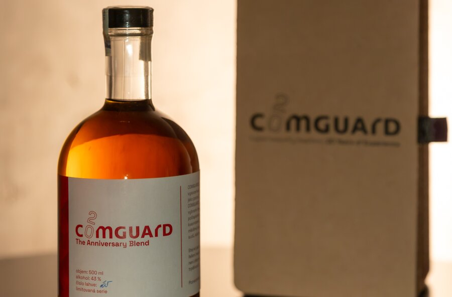 Na dalších dvacet let. COMGUARD připravil limitovanou edici vinné brandy